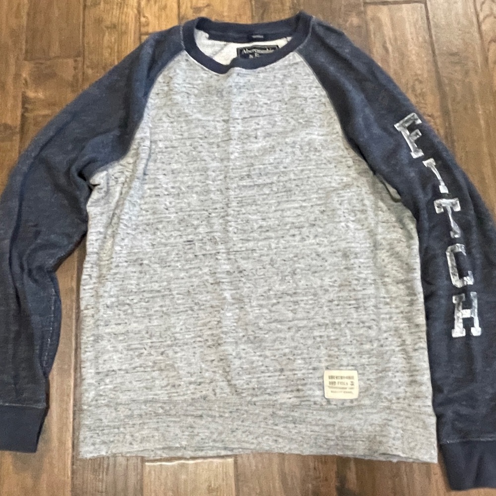 Men’s Abercrombie crew neck sweatshirt - very lightly worn